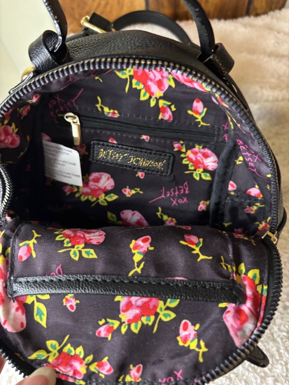 Betsey Johnson Dog Face Mini Backpack for Pets Lovers Black/White - Picture 7 of 7